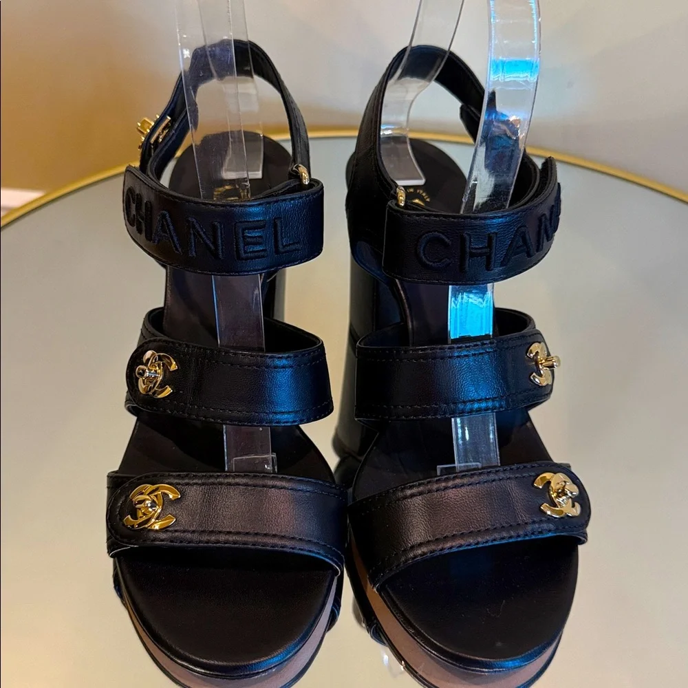 CHANEL Black leather logo Gold Turn-lock heeled sandals size 36.5 - Picture 8 of 17